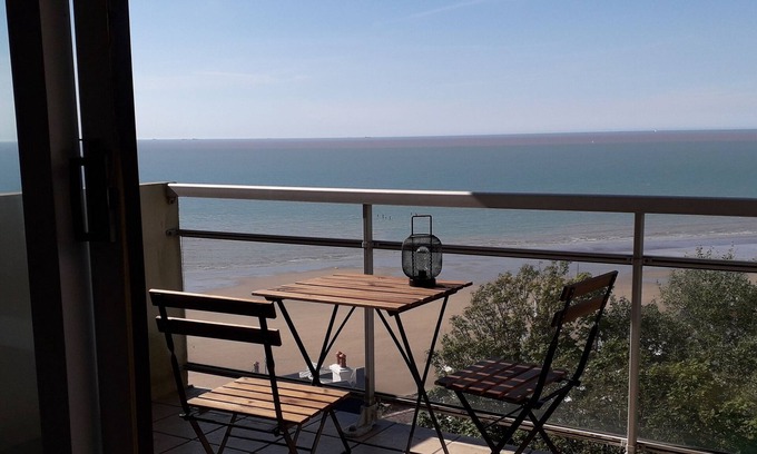 Trouville-sur-Mer Apartment | Studio vue Mer, Proximité Commerces, 150m Plage
