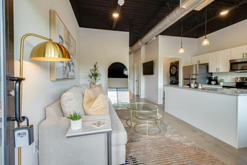 Nashville Apartment | Studio with 2 Queen Beds 7 mins to Broadway