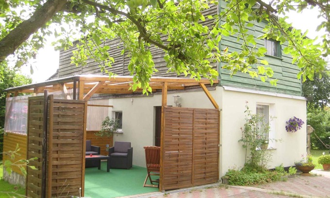 Kamminke Apartment | Studio with covered terrace and barbecue