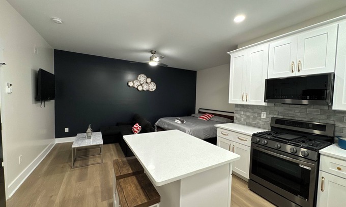 East Side Apartment | Studio with king bed full kitchen walking to Kroger and bus East ATL Village