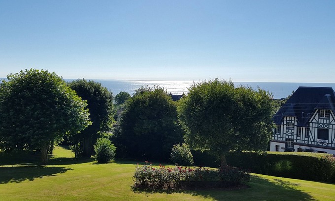Trouville-sur-Mer Apartment | STUDIO with SEA VIEW BALCONY