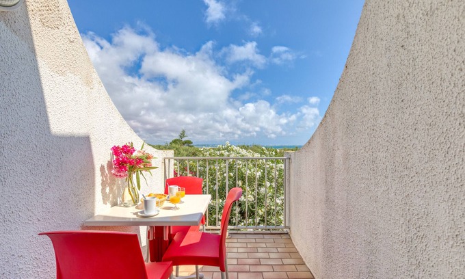 La Grande-Motte Apartment | Studio with terrace and sea view on the beach in La Grande Motte