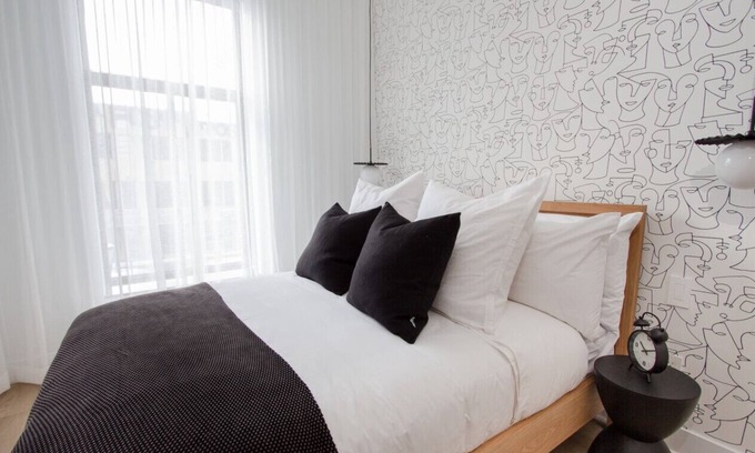 Plateau Mont Royal Apartment | Studio1/Plateau/St-Denis/Terraces/SelfCheck-In/AC