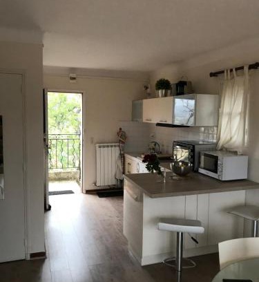 Le Pradet Apartment | Studios proches de la mer plein soleil