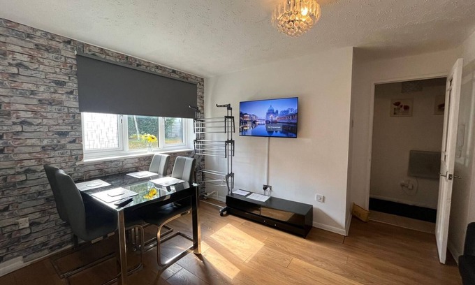 Dagenham Apartment | Stunning 1 bedroom apartment in Dagenham