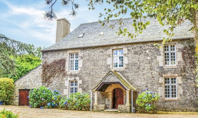 Taule House | Stunning 17th Century French Manoir