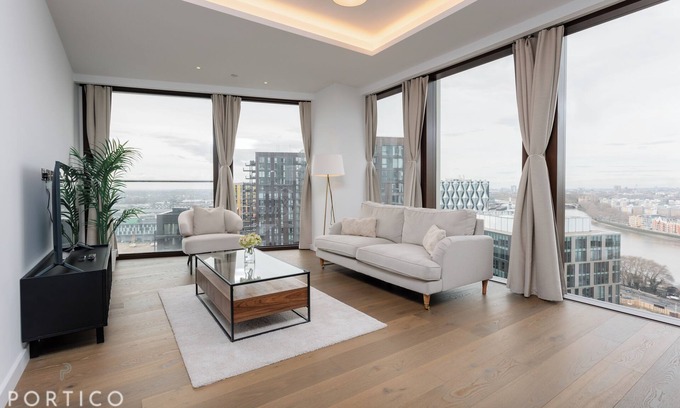 Vauxhall Apartment | Stunning 19th floor Apt with City Views and Pool