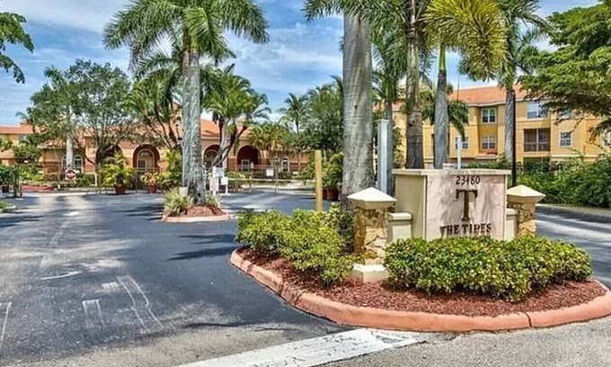 Bonita Springs Condo | Stunning 2 Bed, 2 Bath Condo The Tides,Bonita Springs - A Lifestyle You Deserve!