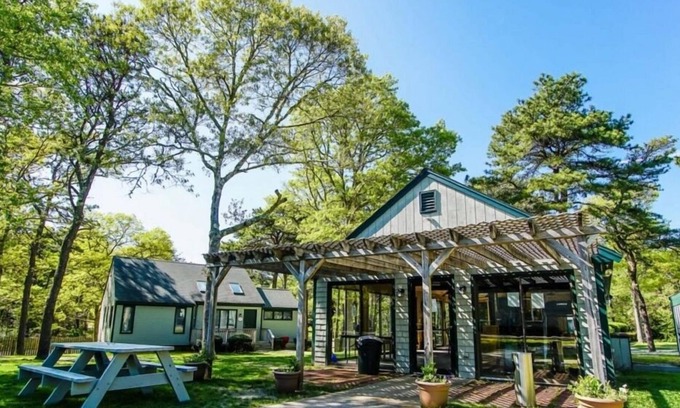 New Seabury Condo | Stunning 2BR Condo Cape Cod with Tennis Court & Games Room