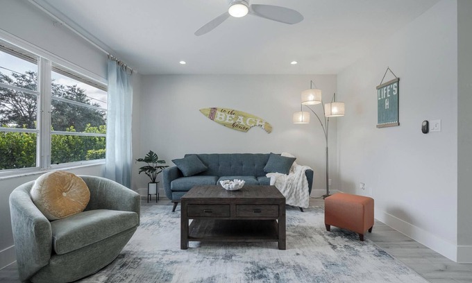 Naples Park Villa | Stunning 2BR Villa, 10min to Beach, a Perfect Getaway!