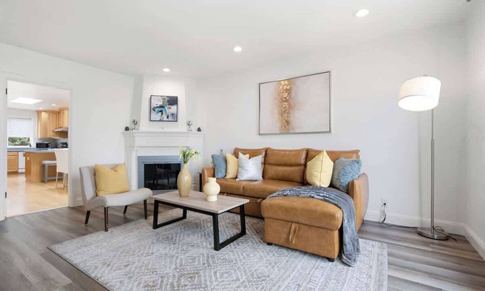 Daly City House | Stunning 2BR w/1BA Home near BART