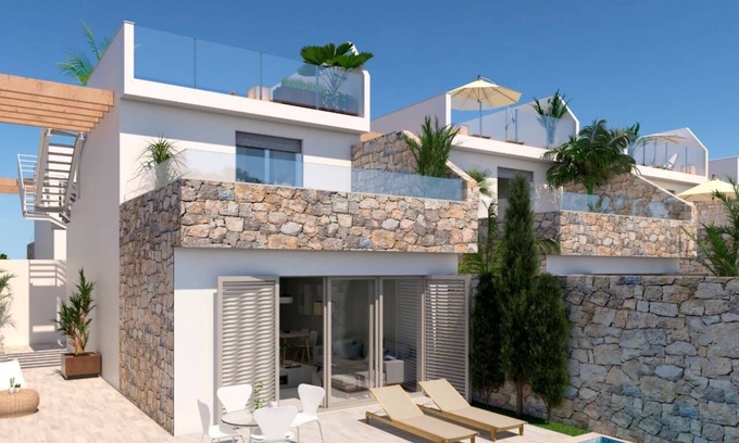 Los Alcazares House | Stunning 3 Bedroom Villa with Private Pool - Close to Beach
