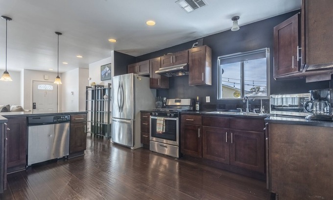 Altadena House | Stunning 3-bedroom cottage – Mountain view and close to Old Town Pasadena.