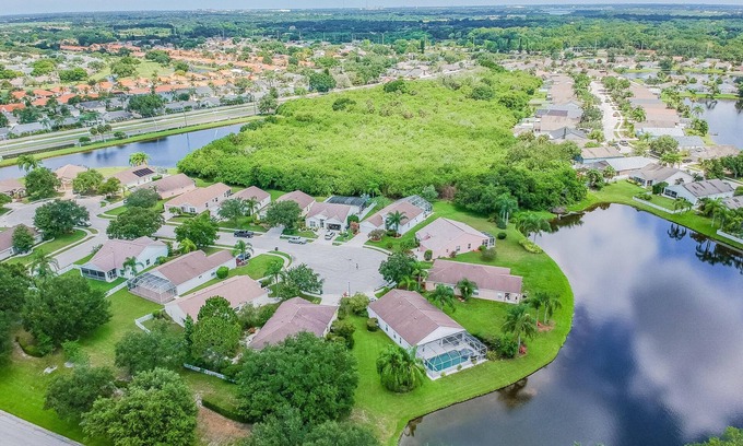 Sabal Harbour Villa | Stunning 3 bedroom pool villa with lake view and spa