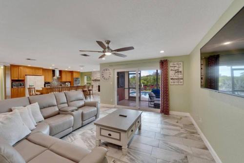 Clearwater House | Stunning 3BR Home offers water view Minutes to the Beach