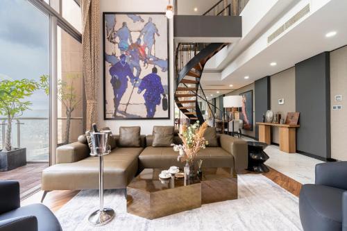 Bach Dang Riverside Apartment | Stunning 4-Bed 300m Penthouse with Panoramic View at centre