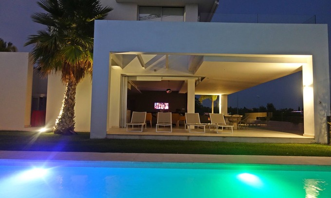 Marbella Villa | Stunning 4 bed Marbella villa, private (heated) pool, Air Con, WIFI nr beach