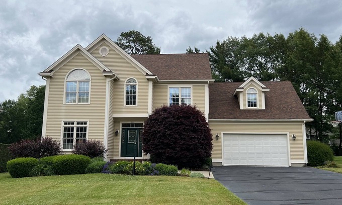 Malletts Bay House | Stunning 4 Bedroom Home with Beach Access