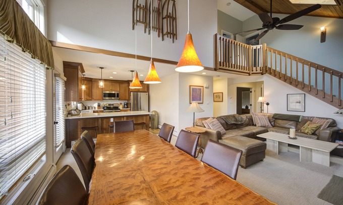 Bretton Woods Condo | Stunning 5 bedroom condo, 3 levels and newly renovated