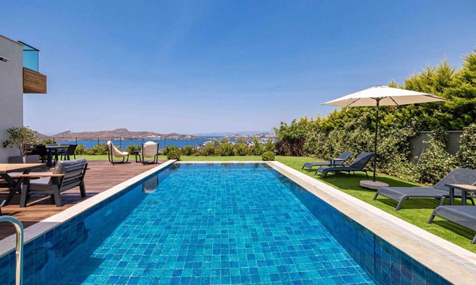 Yalikavak Villa | Stunning 5-Bedroom Villa with Panoramic View of Yalikavak Marina