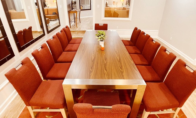 Round Rock House | Stunning 5BR Sleeps 14 Round Rock for Large Team Events
