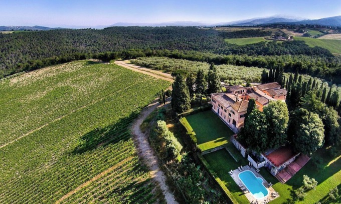 Chiocchio Villa | STUNNING 9BR - 9BA VILLA W HEATED POOL & AMAZING VIEWS, SURROUNDED BY VINEYARDS!
