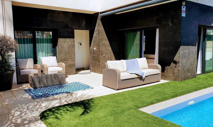 Benijofar Villa | Stunning and modern 3 bed villa with private pool