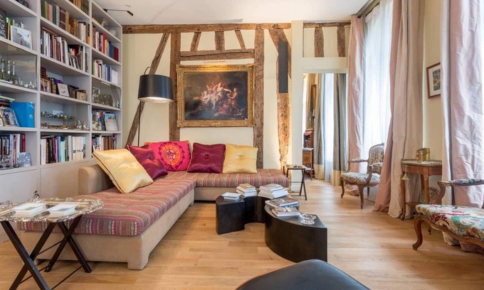 Les Halles Apartment | Stunning Apartment Steps from the Louvre with Air Conditioning, Central Paris