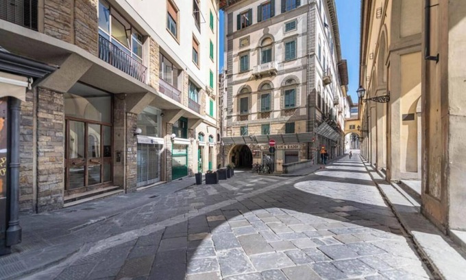 San Niccolo Apartment | Stunning Apartment with Ponte Vecchio and Arno River Viewsn