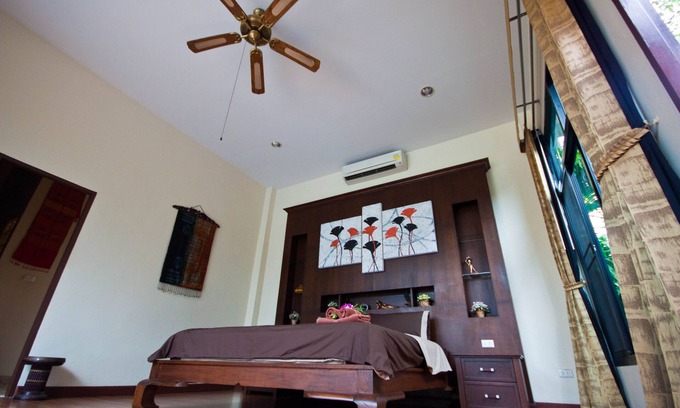 Nong Prue Villa | Stunning Balinese Style Pool Villa