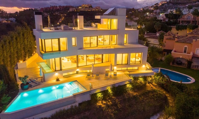 Benahavis Villa | Stunning brand new villa for rent in La Quinta