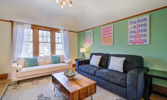 Brewers Hill Apartment | Stunning Brewers Hill Retreat with 2 bedrooms & 1 bath