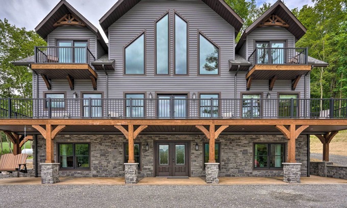 Driftwood Cabin | Stunning 'Bugle Hollow Lodge' w/ Mtn Views!