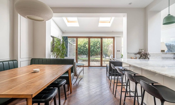 Clapham Apartment | Stunning Clapham Old Town Apartment
