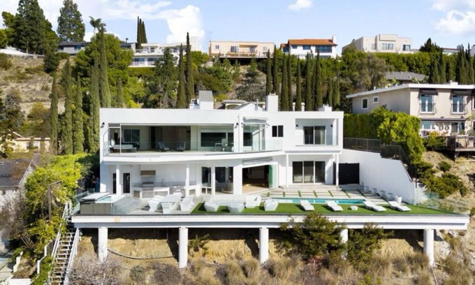 Nichols Canyon House | Stunning Contemporary 4-bedroom home overlooking Los Angeles & Sunset Strip