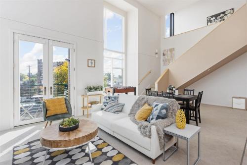 Downtown Indianapolis House | Stunning CozySuites on Mass with Parking