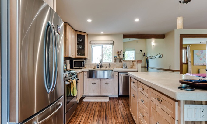 Western House | Stunning, Custom Craftsman w Lots of Light - Take it easy at this unique home!