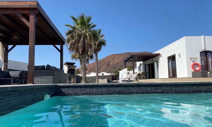 Playa Blanca Villa | Stunning detached villa, home from home!