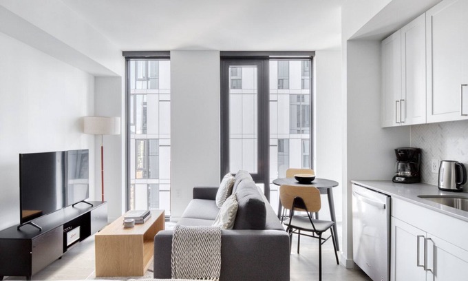 Downtown Seattle Apartment | Stunning First Hill Studio w/Gym & Coworking, by Blueground