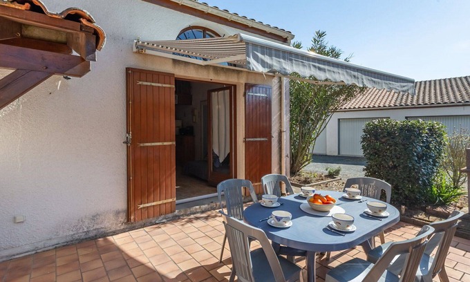 Meschers-sur-Gironde House | Stunning villa for 5 people with WIFI, TV, terrace and pets allowed
