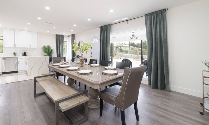 Sunland-Tujunga House | Stunning Gated Pool House