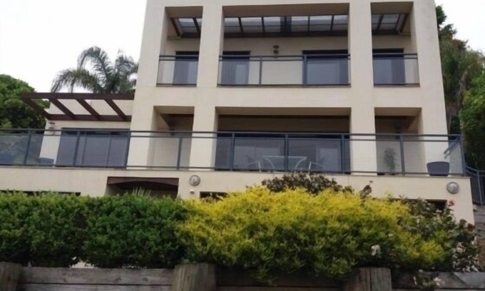 Omokoroa House | Stunning Harbour Views with FREE Wi-Fi