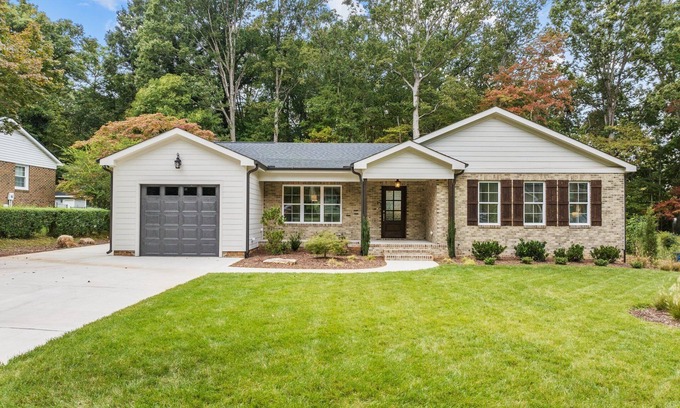 North Raleigh House | Stunning Home, conveniently located in Raleigh