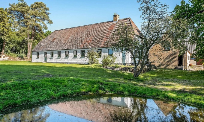 Haarby House | Stunning home in Haarby with kitchen