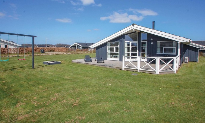 Flovt Strand House | Stunning home in Haderslev with sauna