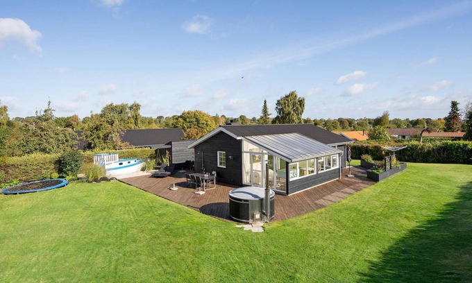 Hejlsminde Strand House | Stunning home in Hejls with WiFi