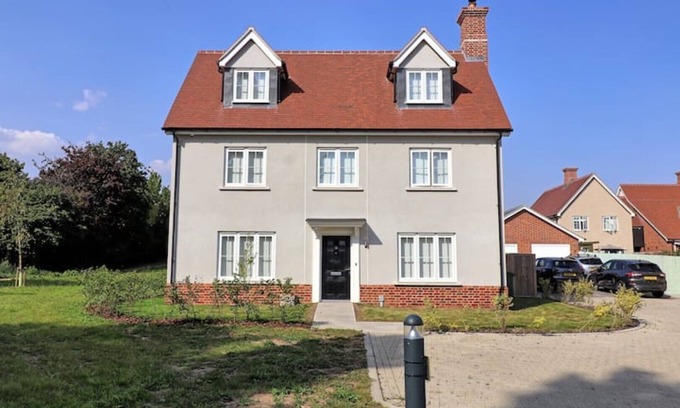 Colchester House | Stunning Home in Historic Village, Coggeshall. Between Braintree and Colchester