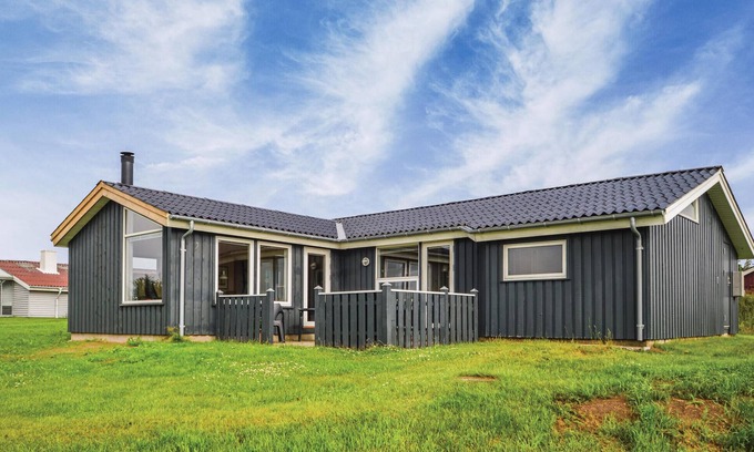 Lonstrup House | Stunning home in Hjørring with WiFi