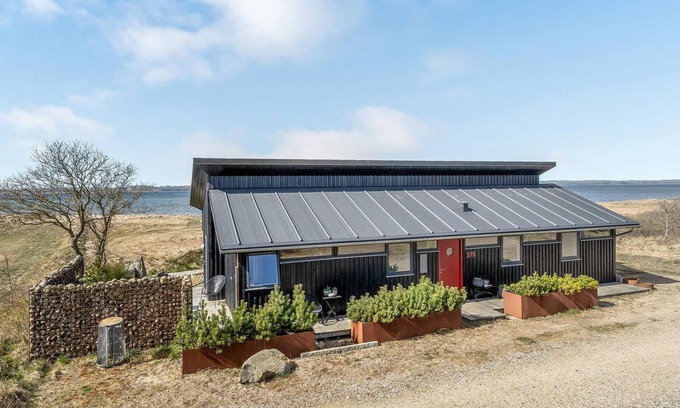 Hojslev House | Stunning home in Højslev with kitchen