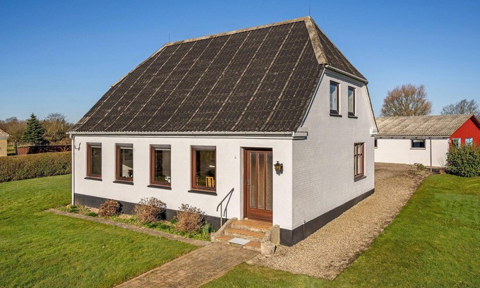 Nordborg House | Stunning home in Nordborg with kitchen